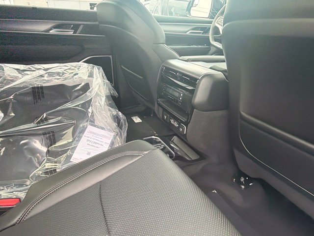 New 2026 Jeep Grand Wagoneer Limited AWD/4WD image 13