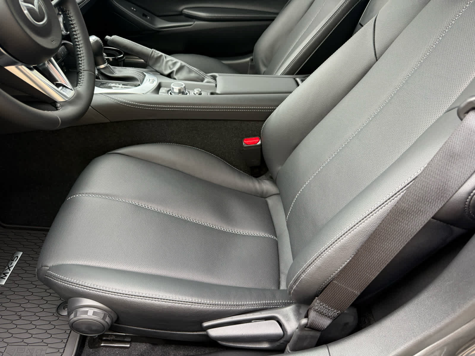 New 2025 MAZDA MX-5 Miata Grand Touring w/ Appearance Package RWD image 4