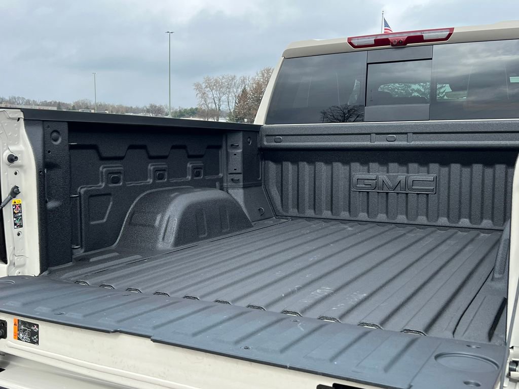 New 2026 GMC Sierra 1500 Denali Ultimate w/ LPO, Black Badging Package AWD/4WD image 8