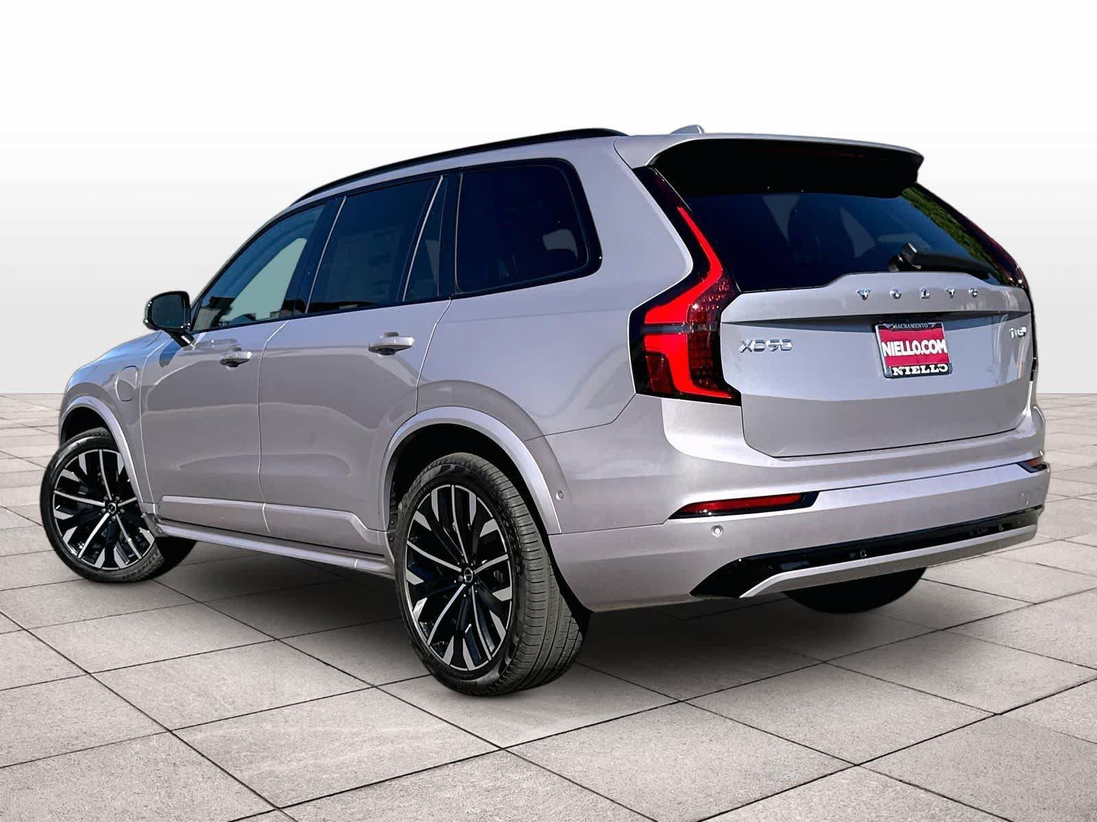 New 2026 Volvo XC90 T8 Ultra w/ Protection Package AWD/4WD image 3