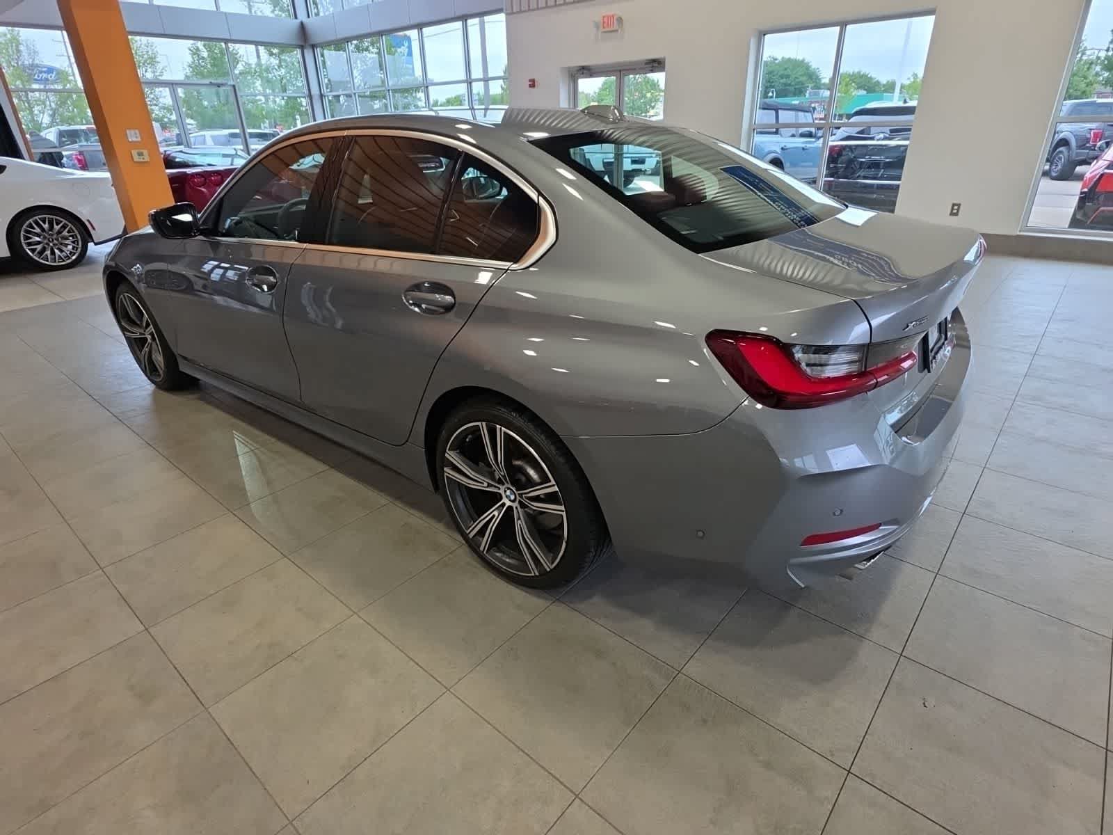 Used 2024 BMW 330i xDrive Sedan w/ Premium Package AWD/4WD image 13