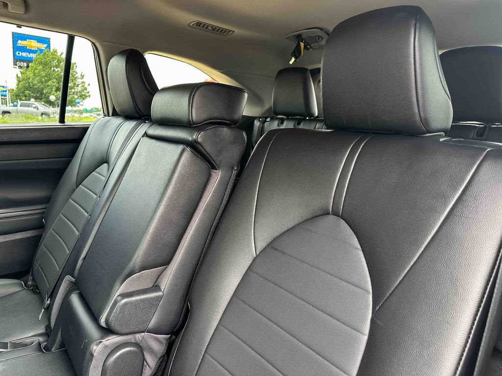 Used 2023 Toyota Highlander XLE AWD/4WD image 20