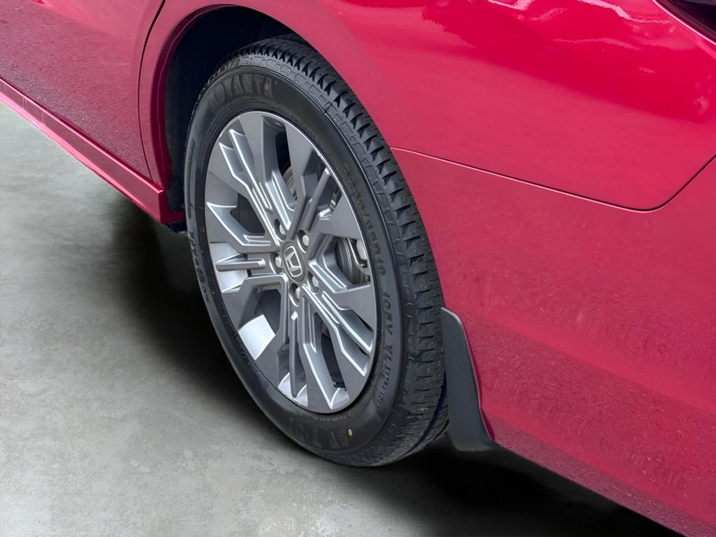 Certified 2025 Honda Odyssey Touring image 11