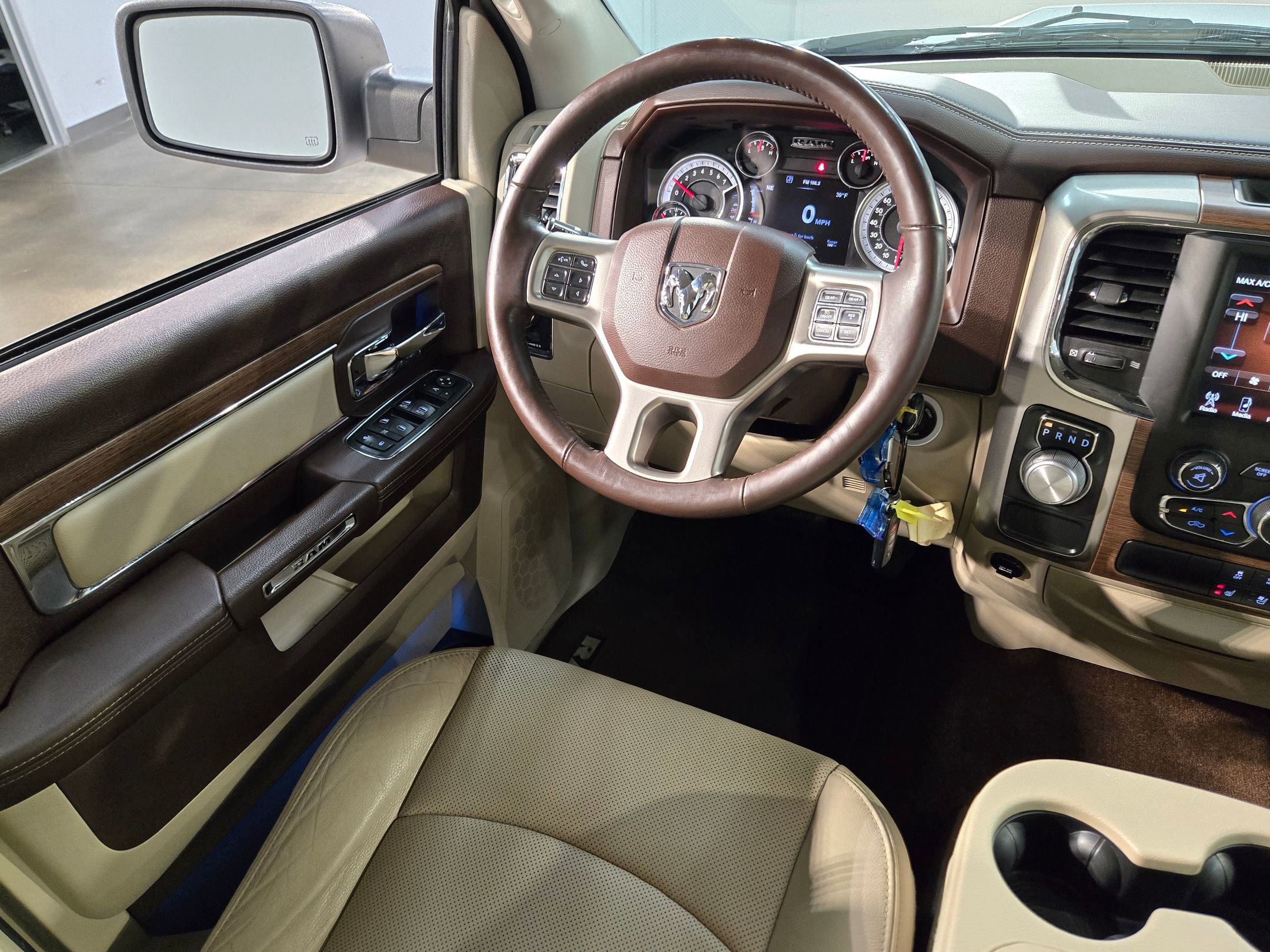 Used 2017 RAM 1500 Laramie image 11