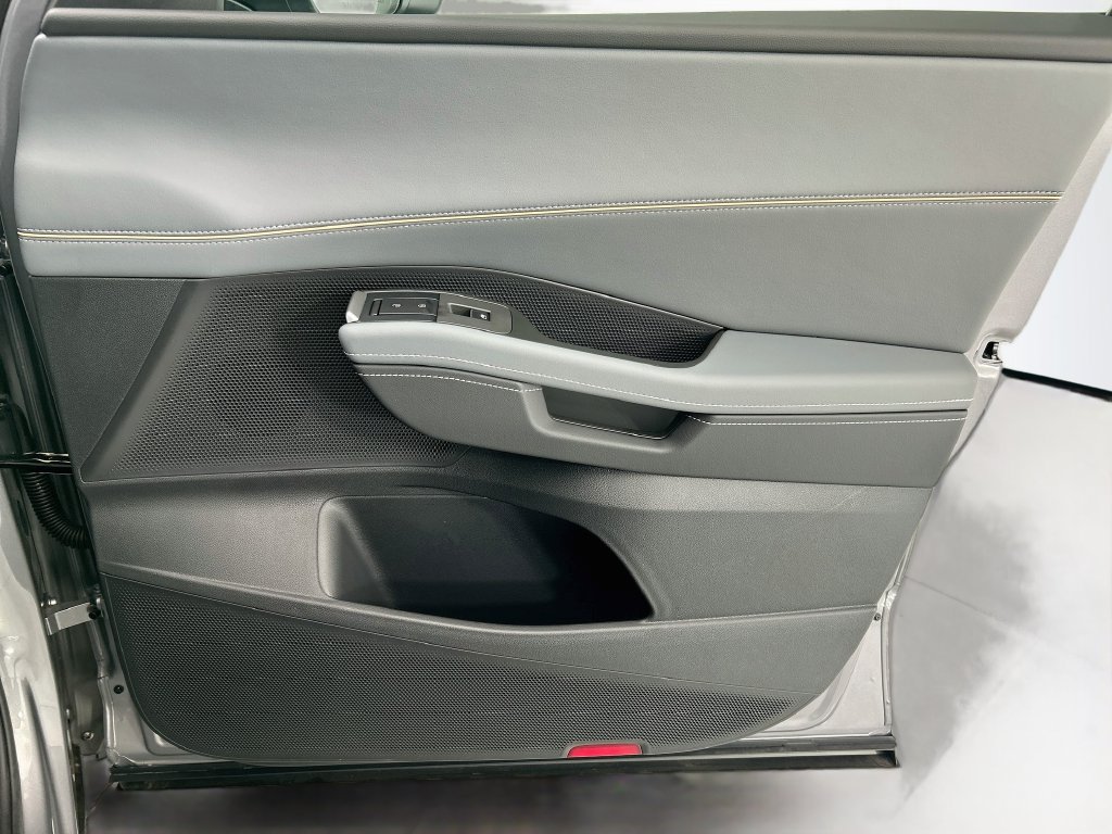 New 2027 Volkswagen Atlas SE FWD image 23