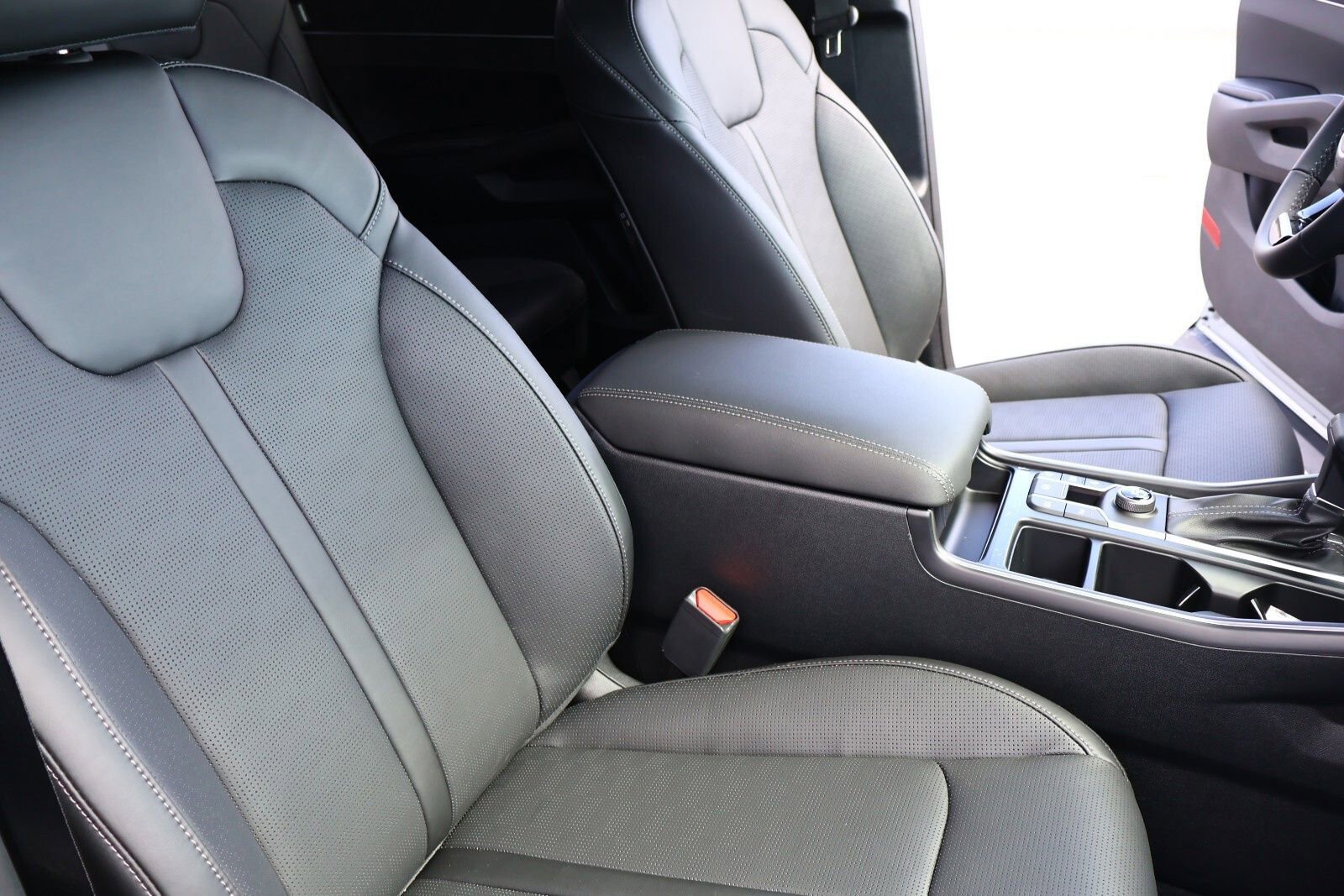 Used 2025 Kia Sorento S w/ Panoramic Sunroof Package FWD image 22