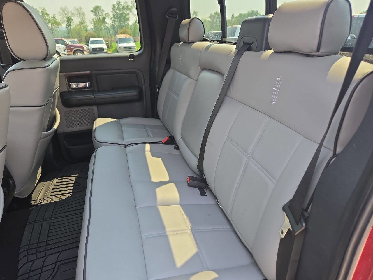 Used 2006 Lincoln Mark LT 2WD image 9