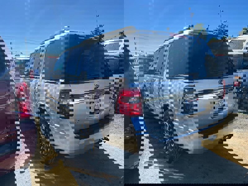 Used 2016 Ford Expedition XLT image 6