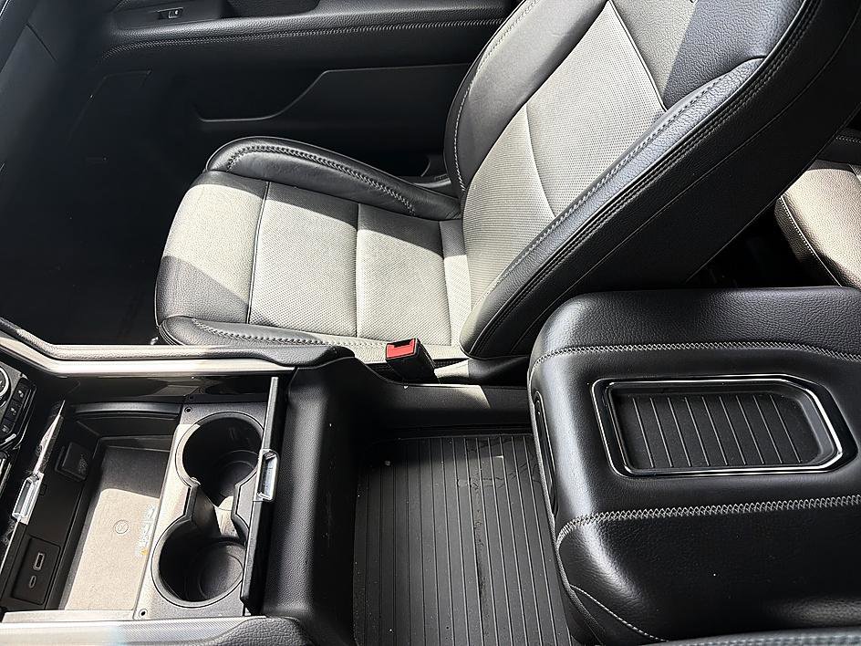 Used 2023 GMC Yukon Denali AWD/4WD image 24