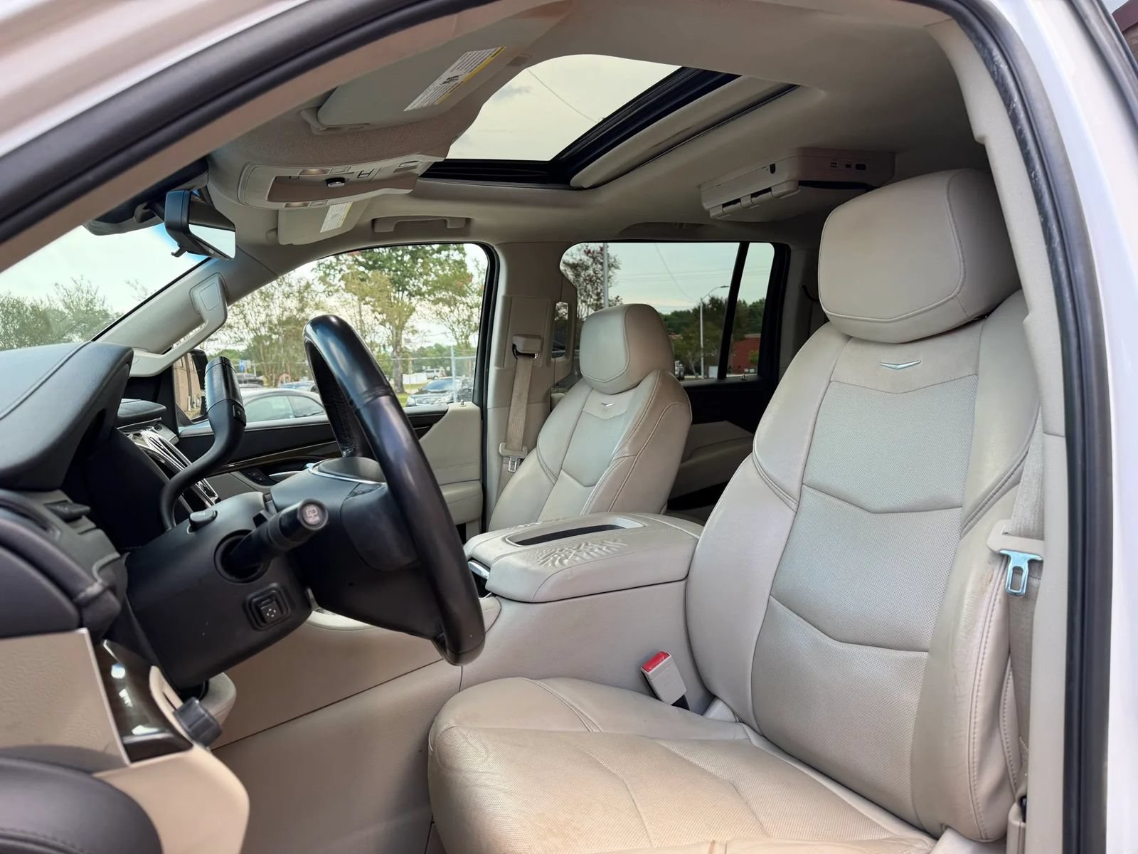 Used 2018 Cadillac Escalade ESV Luxury RWD image 12