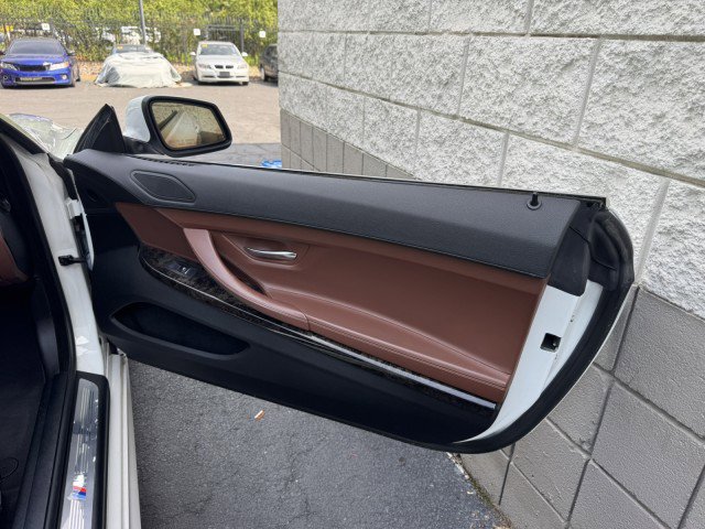 Used 2012 BMW 650i xDrive Convertible AWD/4WD image 38