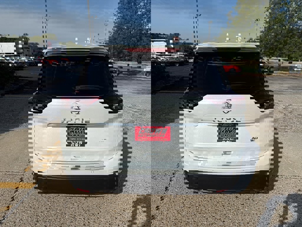 New 2026 Nissan Rogue SV image 5