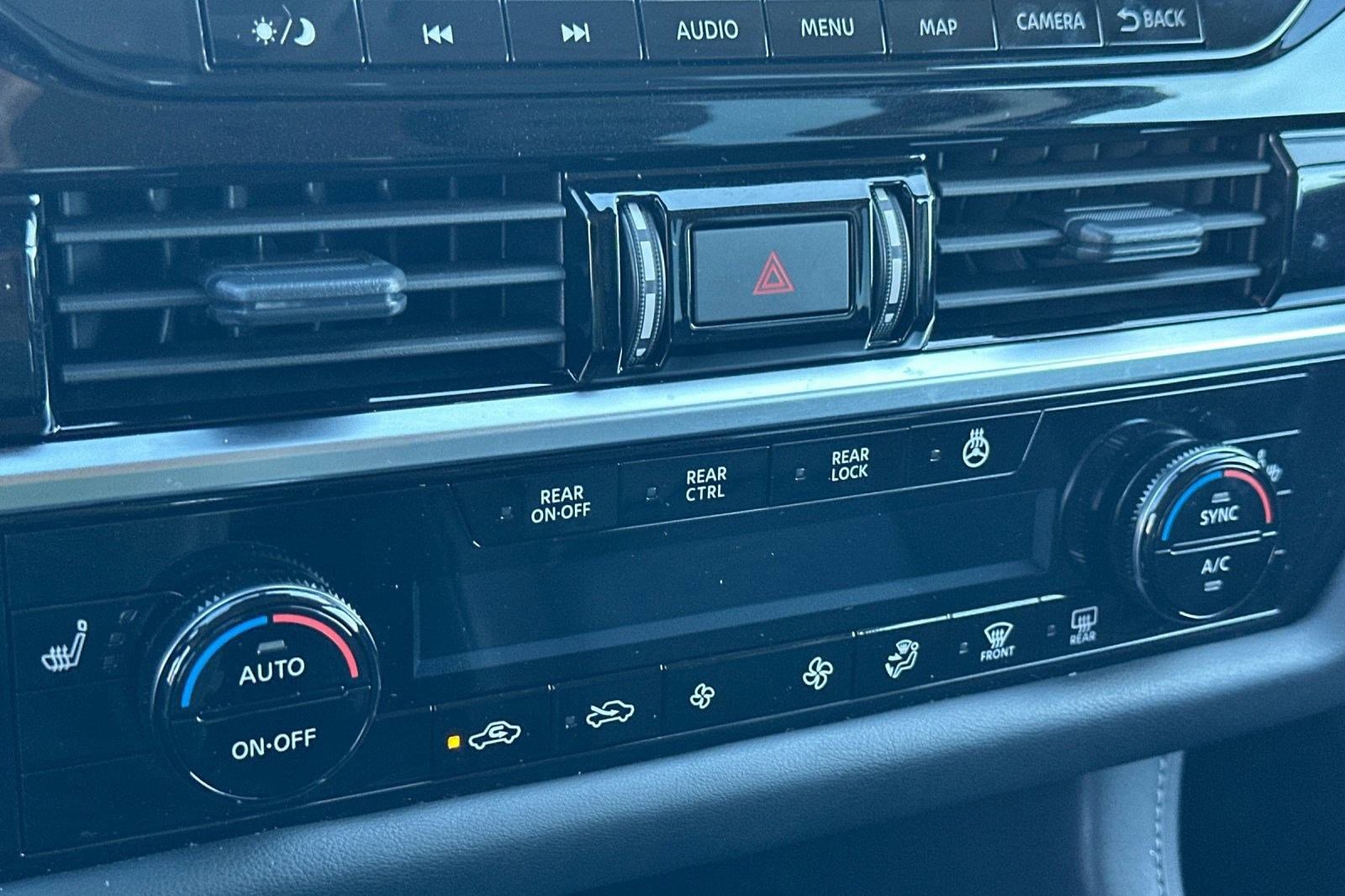 Used 2024 Nissan Pathfinder SL image 23