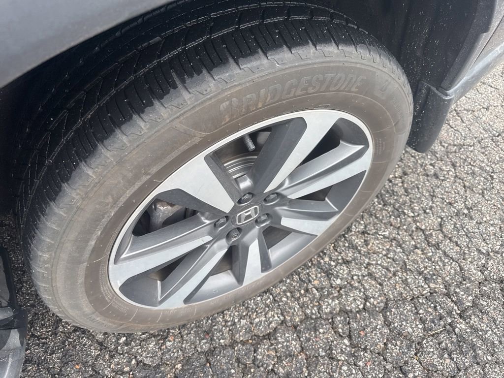 Used 2024 Honda Pilot Touring image 15