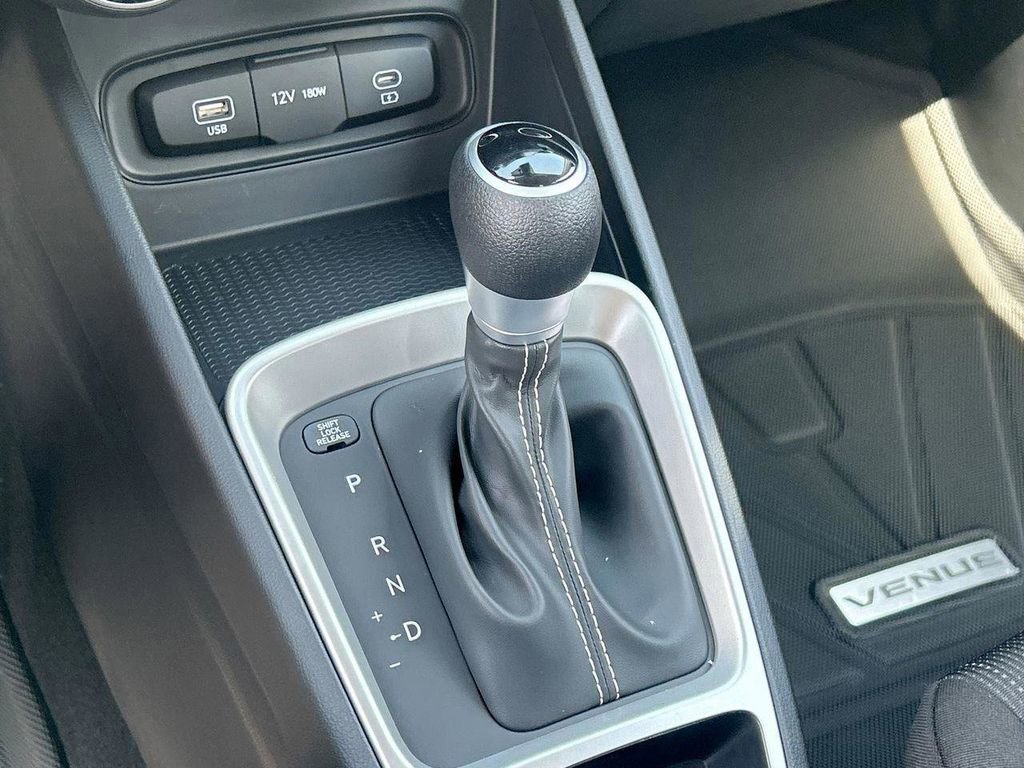 New 2026 Hyundai Venue SE image 27