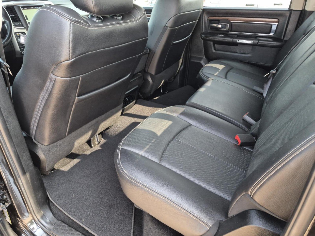 Used 2018 RAM 1500 Laramie w/ Convenience Group AWD/4WD image 15