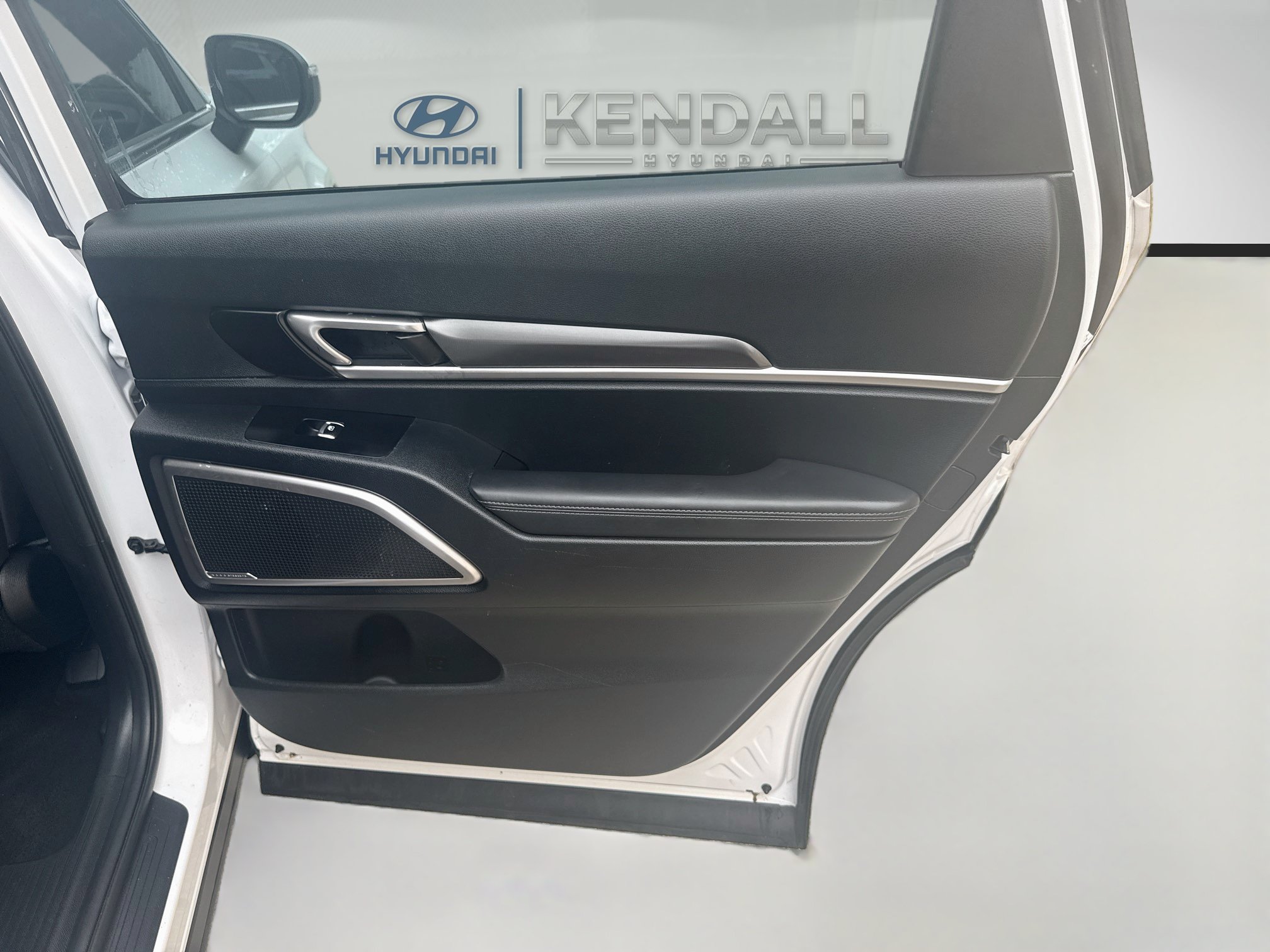 Used 2024 Kia Telluride LX FWD image 28