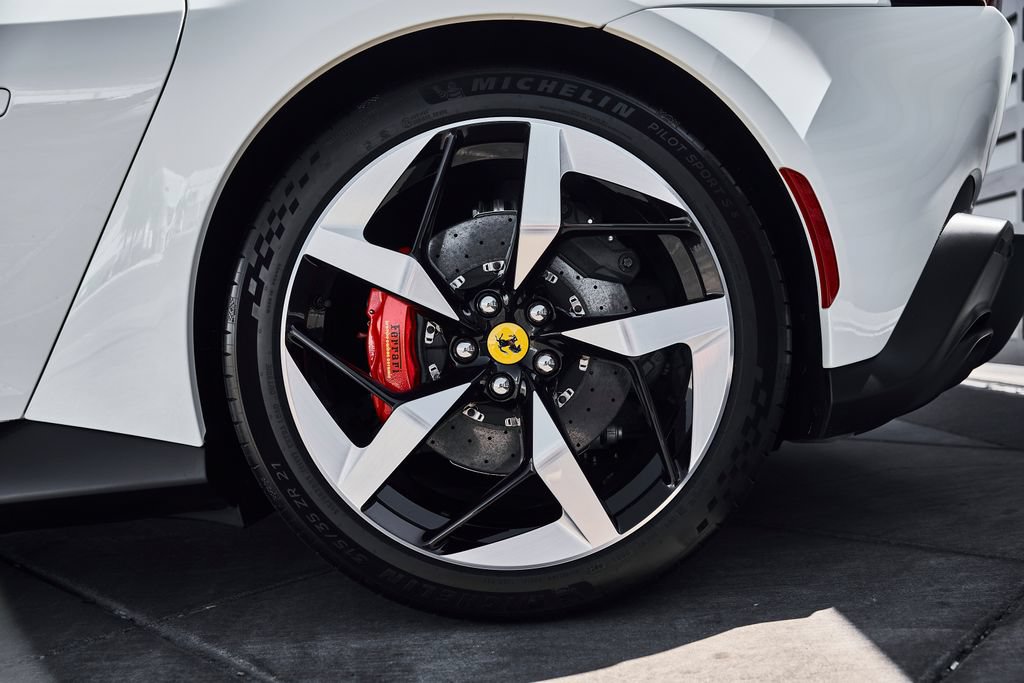 Used 2025 Ferrari 12Cilindri RWD image 17