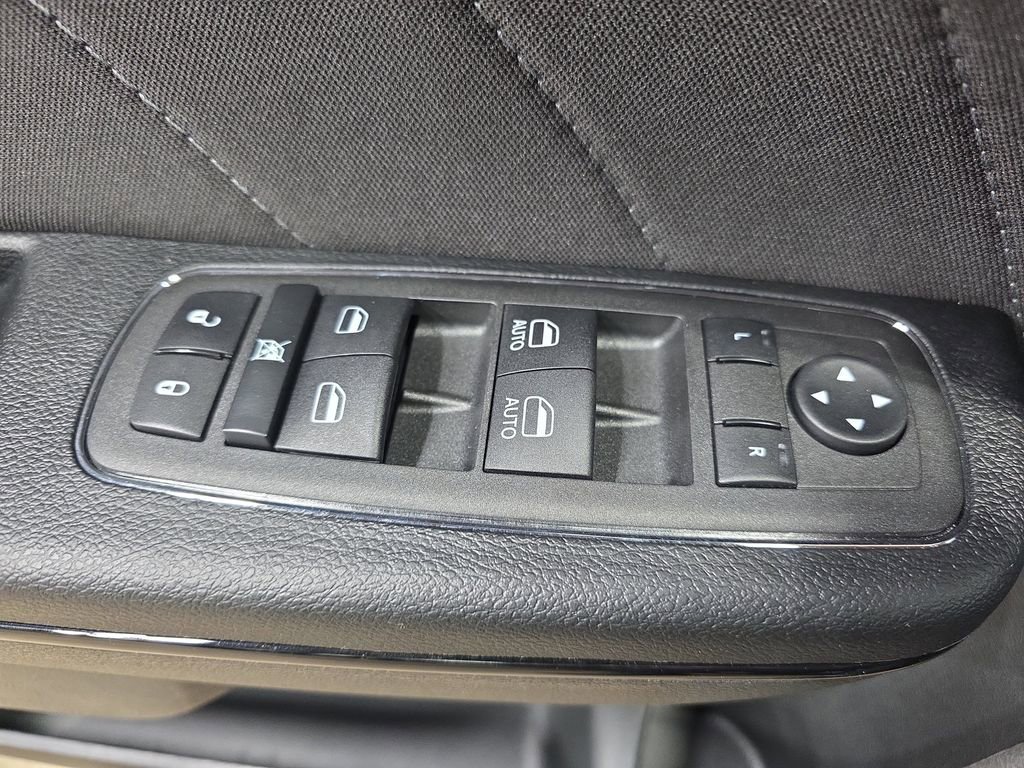 Used 2023 Dodge Charger R/T w/ Performance Handling Group image 26