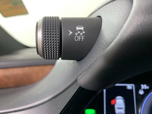 Used 2025 Lexus ES 300h 300h w/ Premium Package image 29