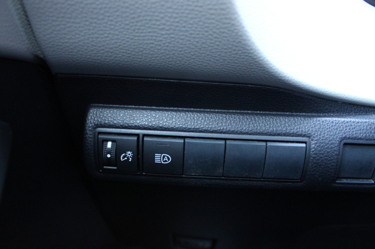 Used 2020 Toyota Corolla LE image 21