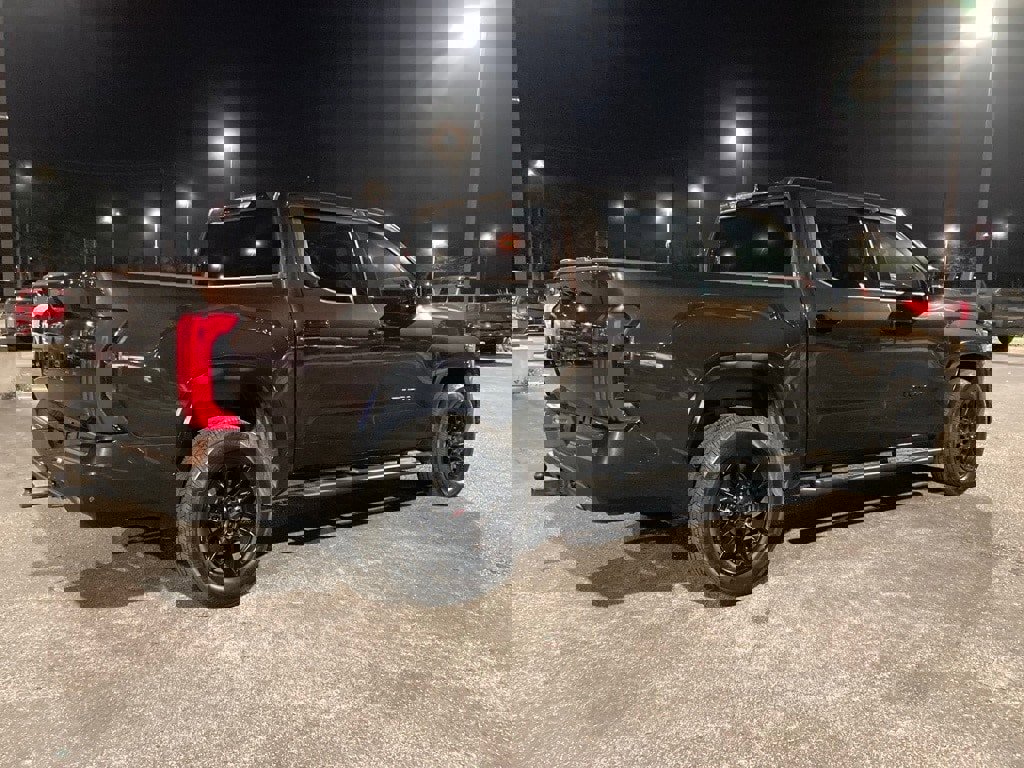 Used 2023 Toyota Tundra Limited image 5