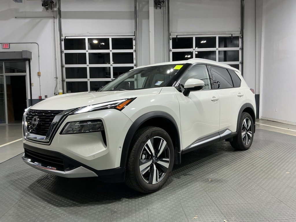 Used 2023 Nissan Rogue Platinum w/ Platinum Premium Package image 2