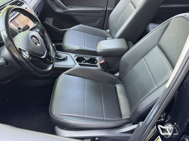 Used 2018 Volkswagen Tiguan SEL FWD image 28