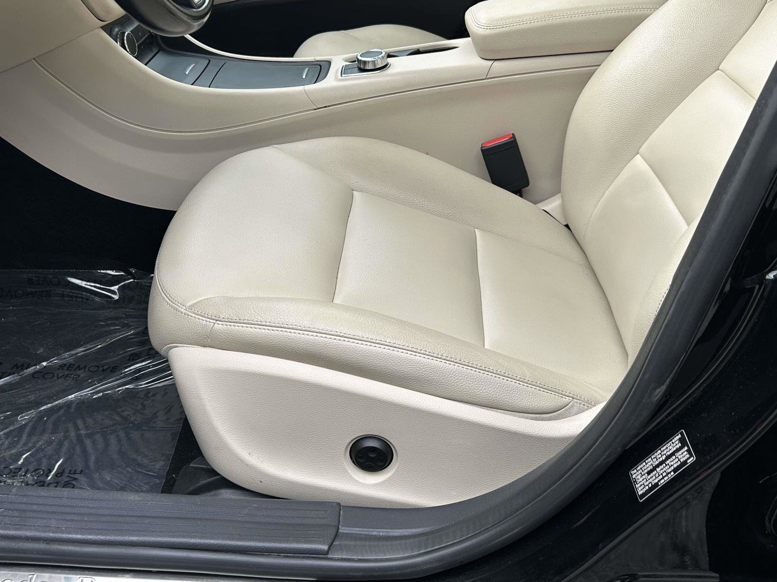 Used 2015 Mercedes-Benz GLA 250 4MATIC image 19