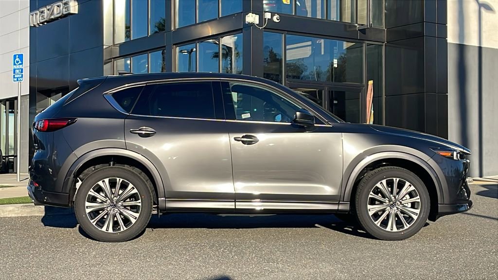 New 2025 MAZDA CX-5 Signature image 6
