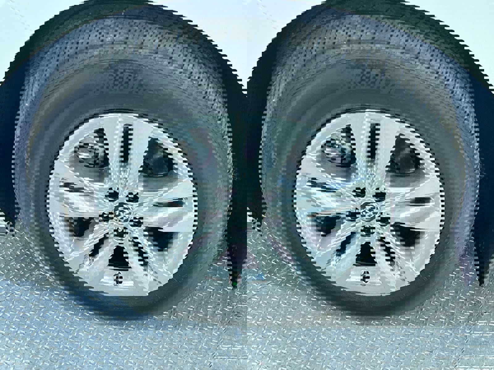 Used 2025 Toyota Sienna Limited image 10