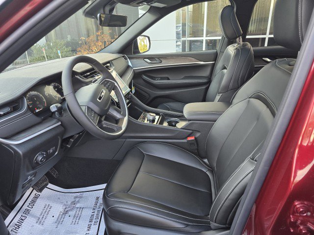 New 2025 Jeep Grand Cherokee Limited image 2