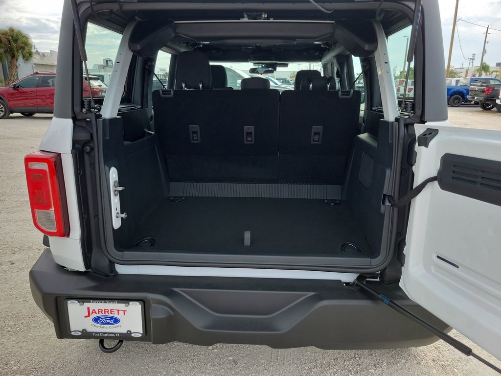 New 2025 Ford Bronco 4-Door image 9
