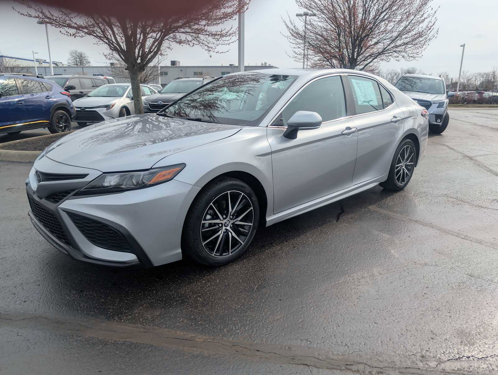 Certified 2023 Toyota Camry SE FWD image 3