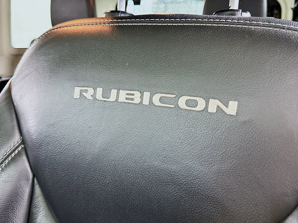 Used 2016 Jeep Wrangler Unlimited Rubicon w/ Connectivity Group AWD/4WD image 16