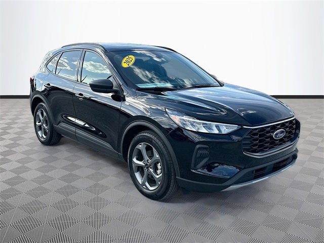 Used 2025 Ford Escape ST-Line w/ Equipment Group 301A image 3