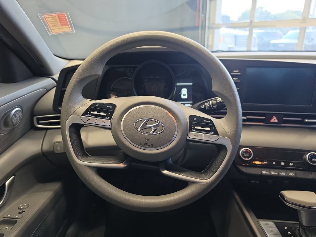 Used 2022 Hyundai Elantra SEL FWD image 20