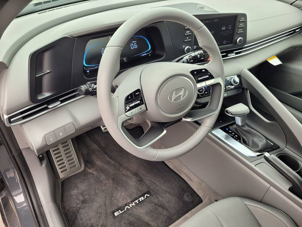 New 2026 Hyundai Elantra Sport image 7