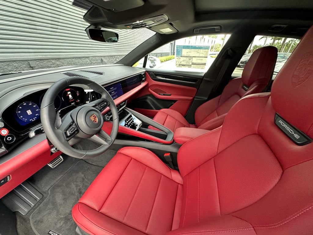 Used 2026 Porsche Macan 4S Electric AWD/4WD image 4