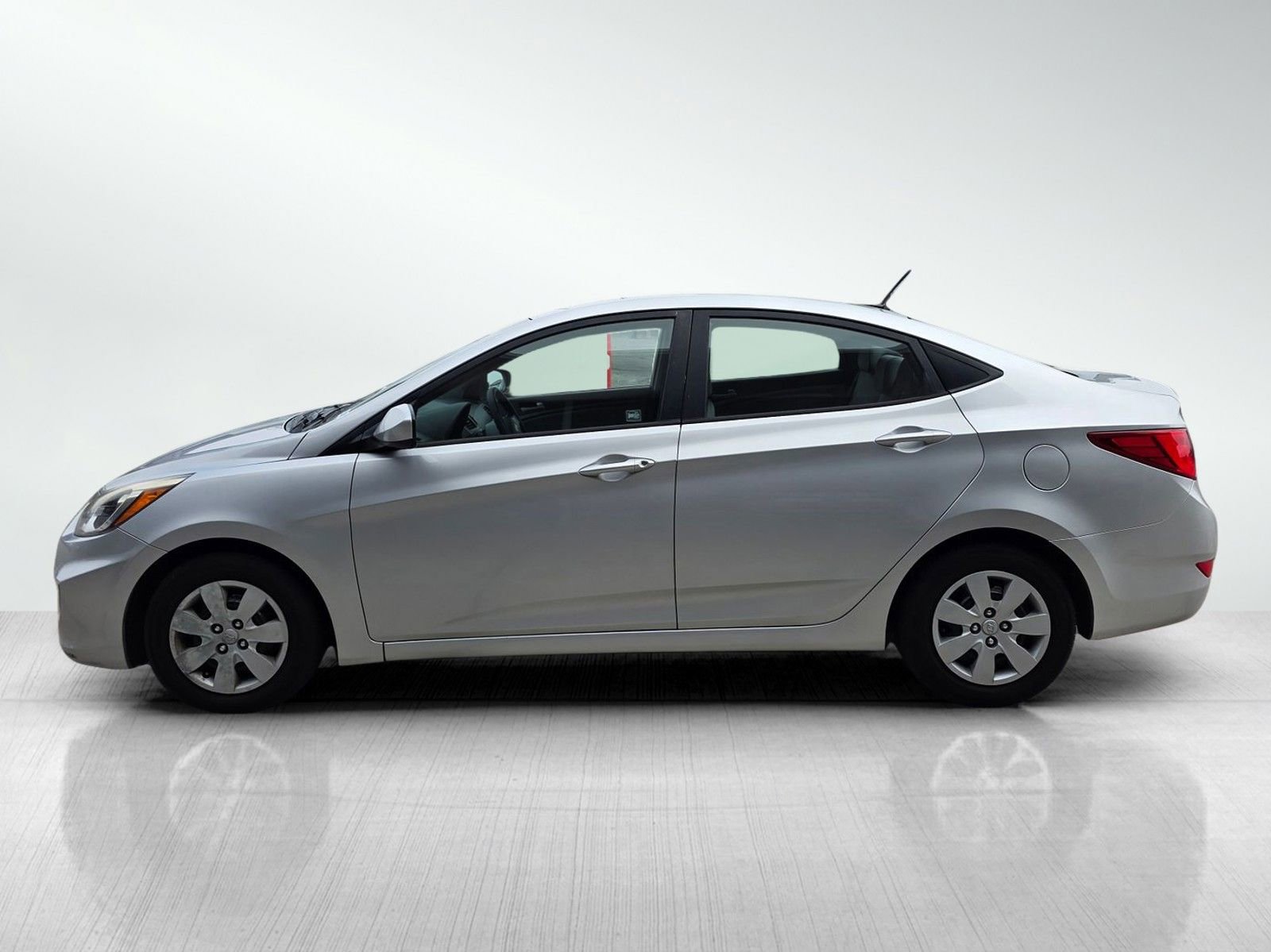 Used 2016 Hyundai Accent SE image 4
