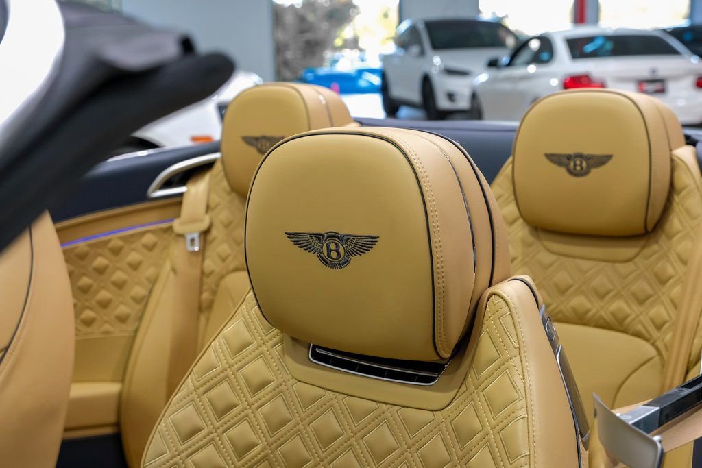 Used 2021 Bentley Continental GT image 32