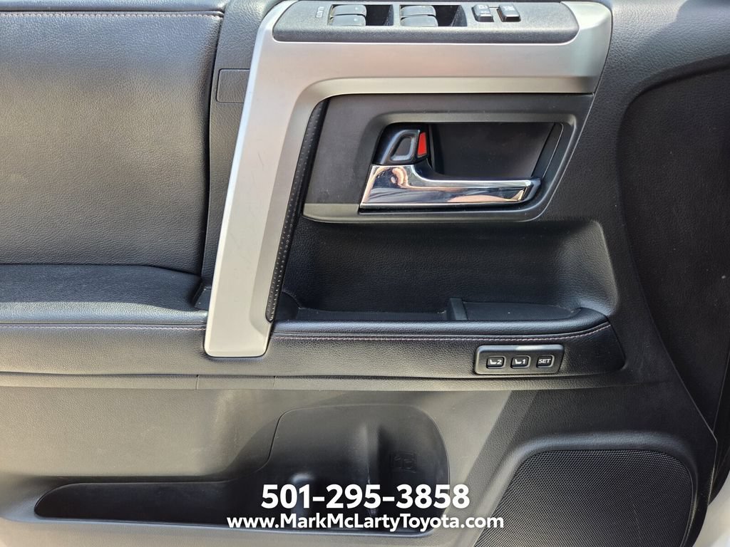 Used 2016 Toyota 4Runner Limited AWD/4WD image 29