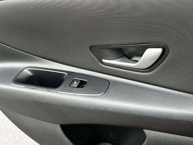 Used 2024 Hyundai Elantra Limited FWD image 25