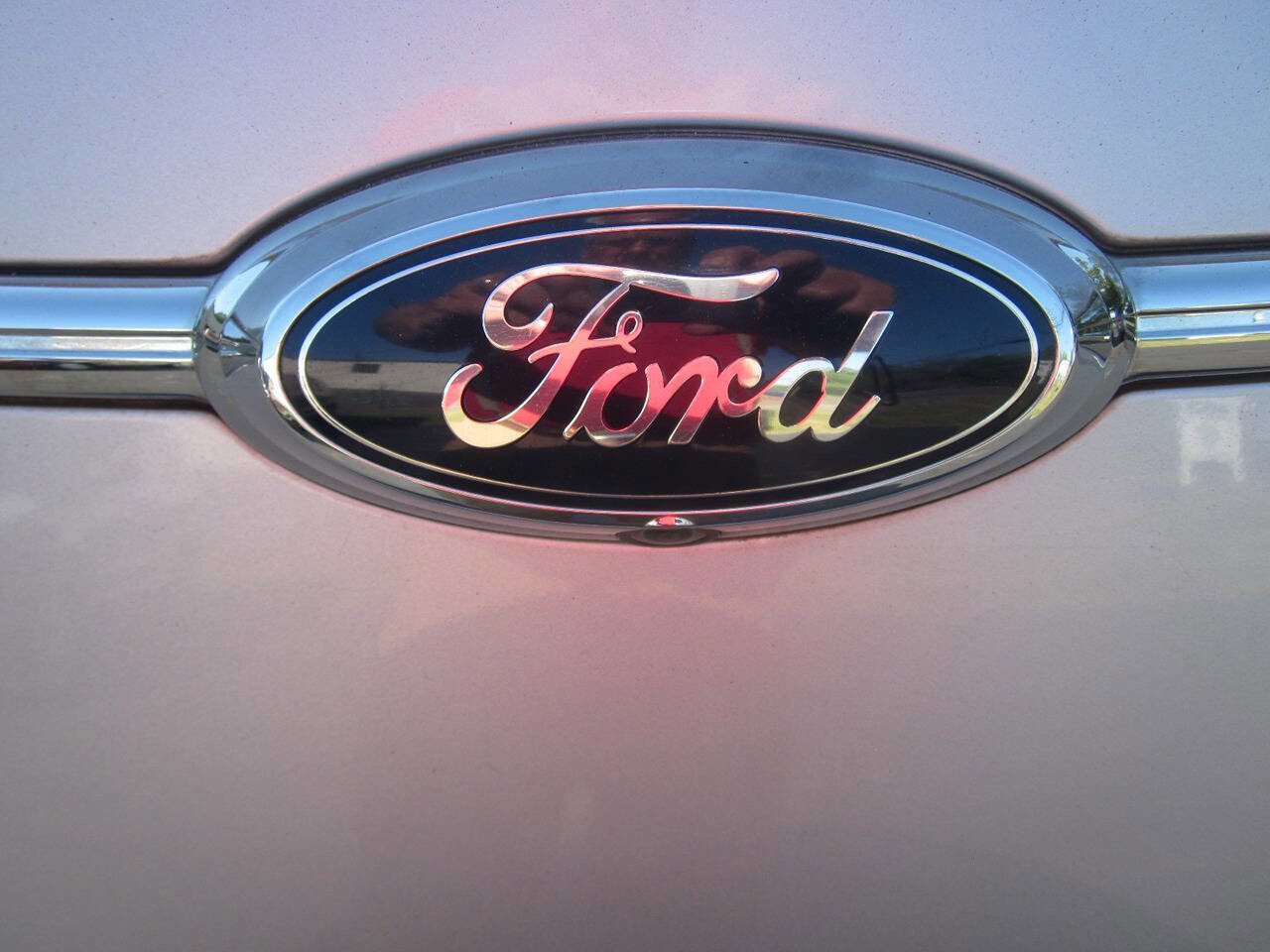 Used 2013 Ford Taurus Limited FWD image 29