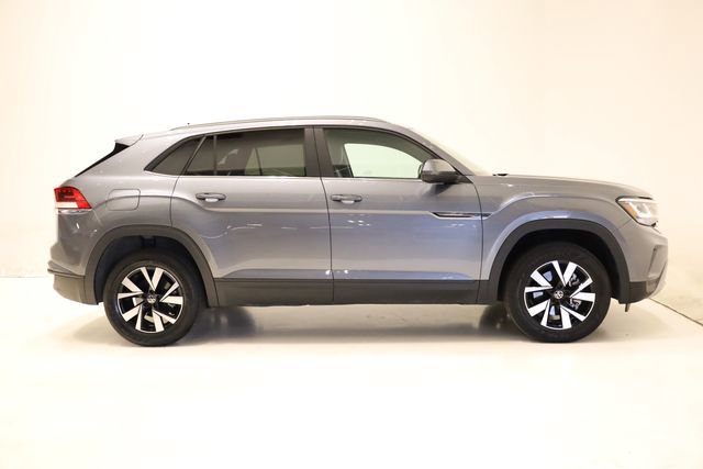 Used 2023 Volkswagen Atlas Cross Sport SE image 3