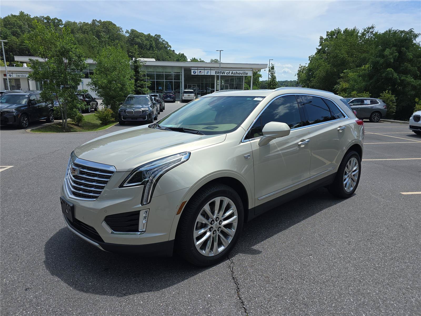 Used 2017 Cadillac XT5 Platinum AWD/4WD image 7