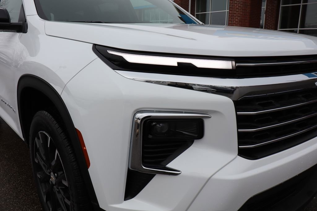 New 2026 Chevrolet Traverse LT w/ Sun and Wheel Package image 4