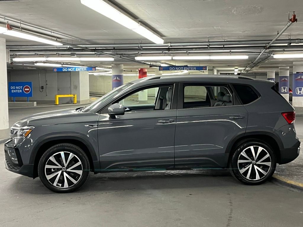 Used 2022 Volkswagen Taos SE image 33