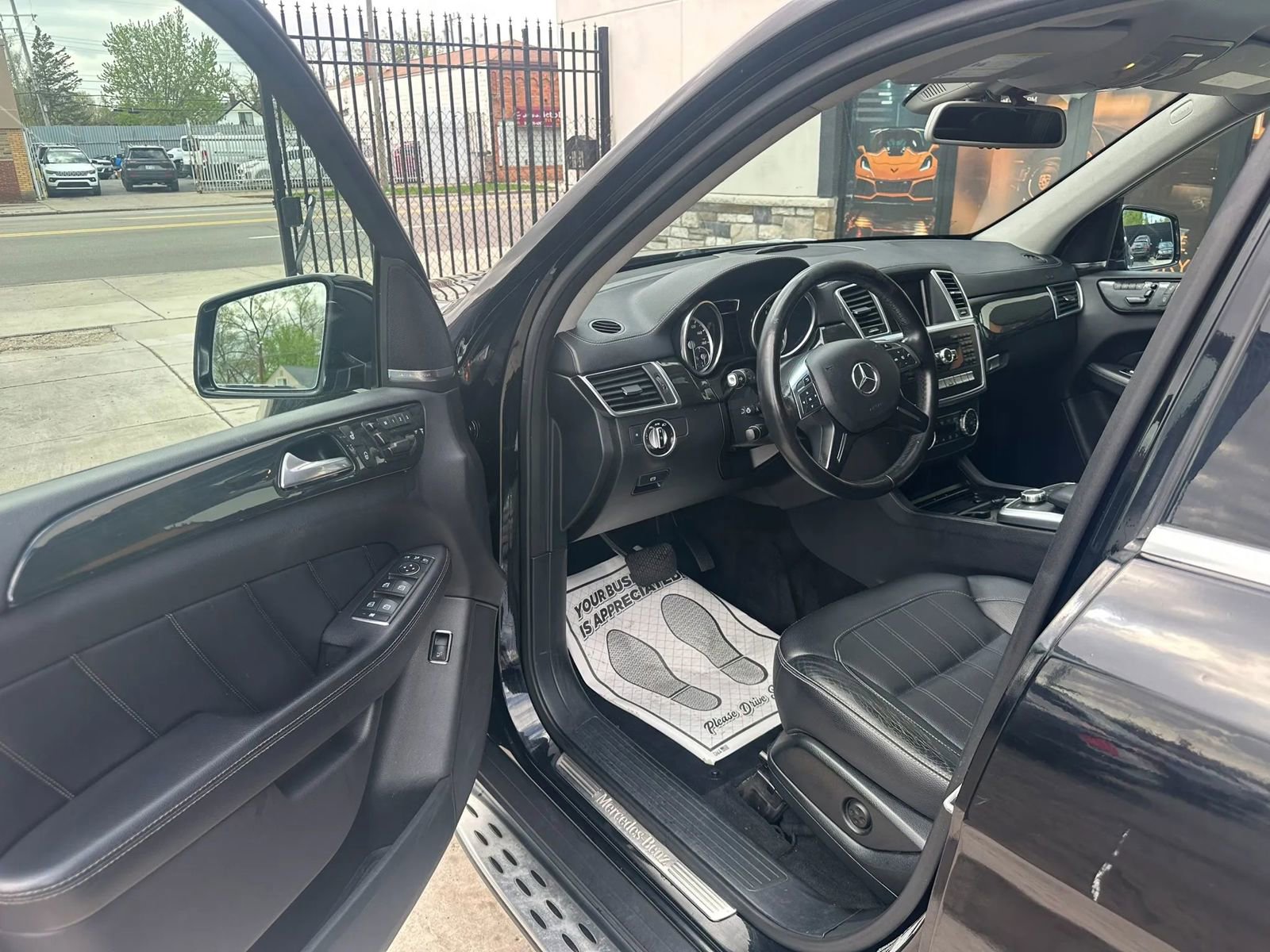 Used 2016 Mercedes-Benz GL 450 4MATIC image 9