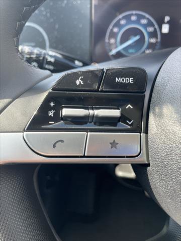 New 2025 Hyundai Elantra Limited image 18